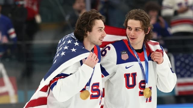 Jack Hughes, del equipo estadounidense, responde a las críticas por la llamada de Trump