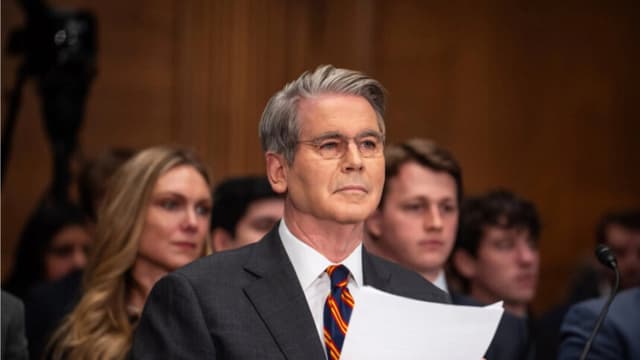 Bessent dice que la reconciliación presupuestaria podría impulsar nuevo plan de jubilación de Trump