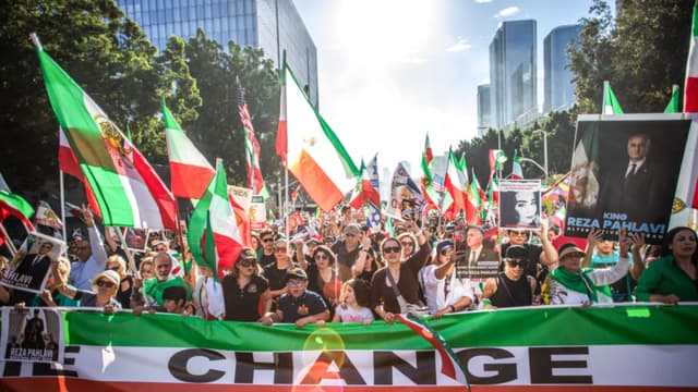 Ataques contra Irán ofrecen esperanza de cambio: analistas