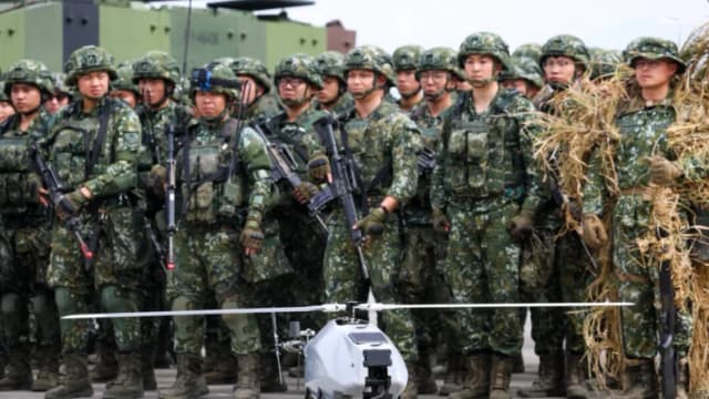 Taiwán debería adoptar la estrategia de drones "Hellscape" para disuadir la invasión china, dice informe