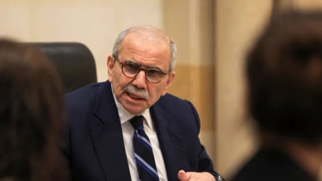 El Líbano prohíbe las "actividades militares" de Hezbolá