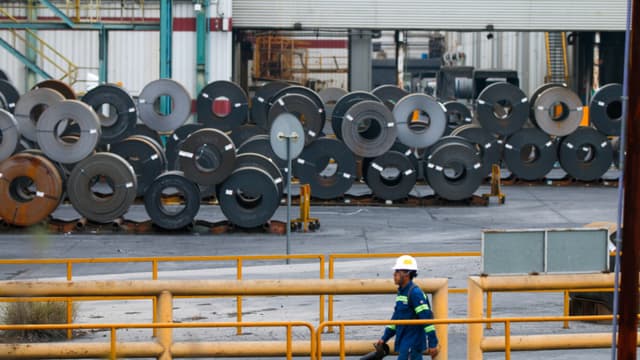 México detecta 750 empresas acereras con actividades irregulares y suspende a 350 de forma inmediata