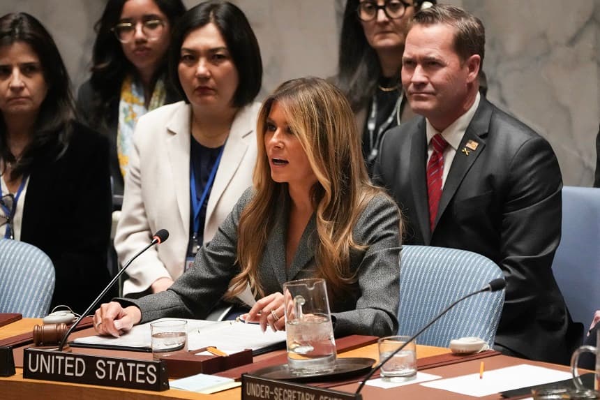 Melania Trump insta a consejo de la ONU a fomentar la paz a través de la educación y la tecnología