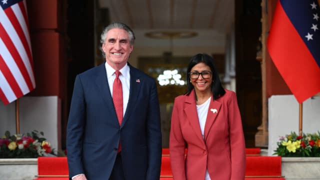 Delcy Rodríguez se reúne con el secretario del Interior de EE. UU. para impulsar cooperación en minería