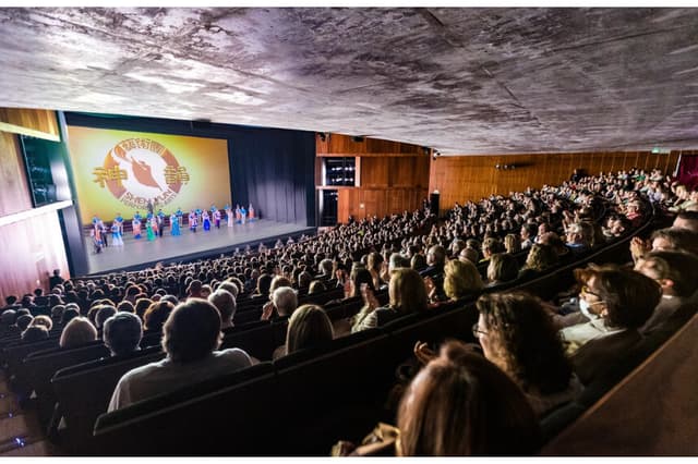 Shen Yun muestra "una disciplina y un arte tremendos", afirma espectador español