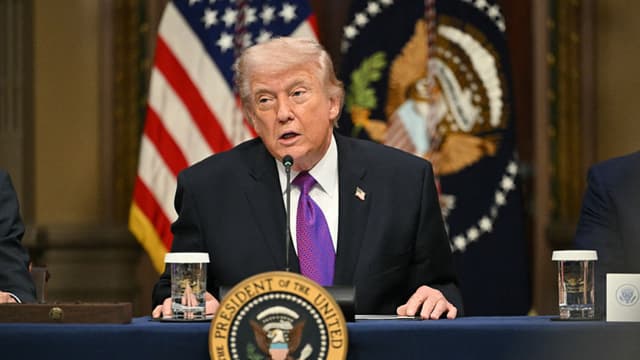 Trump dice que Irán recibirá un golpe "muy duro" tras rechazar Teherán la rendición