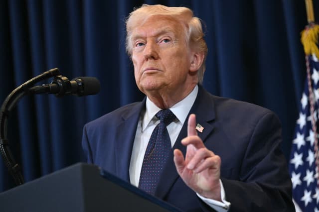 El presidente de Estados Unidos, Donald Trump, habla durante una rueda de prensa en el Trump National Doral de Miami, Florida, el 9 de marzo de 2026. (SAUL LOEB / AFP a través de Getty Images)