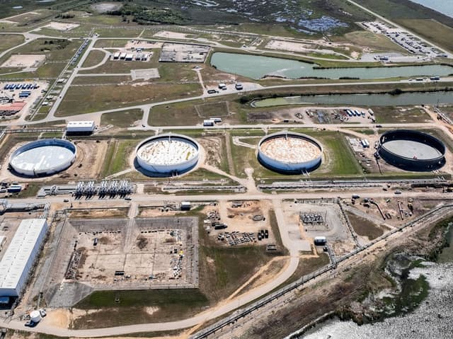Vista aérea del almacén de la Reserva Estratégica de Petróleo de EE. UU. en Bryan Mound, el 19 de octubre de 2022, en Freeport, Texas(Brandon Bell/Getty Images)