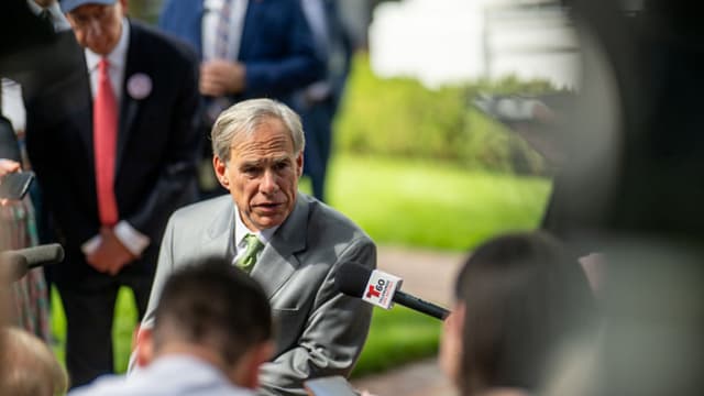 Gobernador de Texas advierte sobre riesgos cibernéticos de los dispositivos médicos chinos