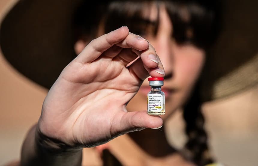 Medicamento de testosterona utilizado para la transición de género en el norte de California, el 26 de agosto de 2022. (John Fredricks/The Epoch Times)