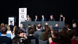 Personas que dejan la transición de género trazan camino a seguir tras arrepentirse de sus procedimientos