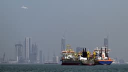 China continúa importando petróleo iraní a través de una ruta "trasera" evitando el estrecho de Ormuz