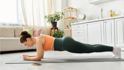 Mejora tu postura y fortalece tu tronco: 6 ejercicios sencillos de plancha