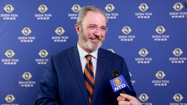 "Están haciendo una magnífica labor", dice Diputado del Parlamento valenciano después de ver Shen Yun 2026