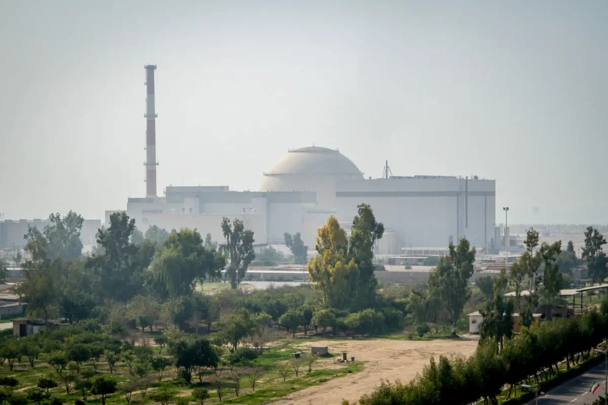 Vista de la central nuclear de Bushehr, en Irán, el 26 de enero de 2014. (Mohamad Ali Najib/Middle East Images/AFP vía Getty Images).