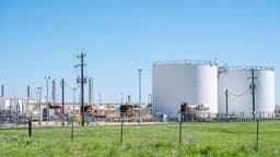 "No hay planes" de contener precios de gasolina con restricción de exportaciones: funcionarios de EE. UU.