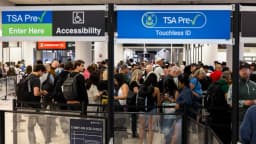 Advierten que interrupciones en aeropuertos de EE. UU. empeorarán por disputa de financiamiento del DHS