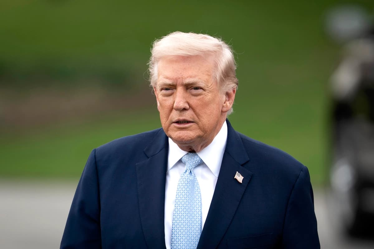 El presidente Donald Trump abandona la Casa Blanca el 20 de marzo de 2026. (Madalina Kilroy/The Epoch Times)