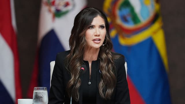 Por qué Trump designó a Kristi Noem para un rol hemisférico clave