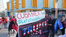 Manifestación de cubanoamericanos respaldan intervención estadounidense en Cuba comunista