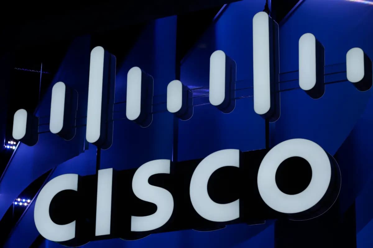 El logotipo de Cisco en el Mobile World Congress (MWC) de Barcelona, el 26 de febrero de 2018. (PAU BARRENA/AFP vía Getty Images).