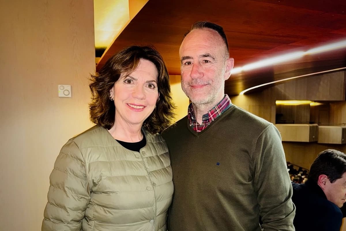 Marta Arroyo Ortega y su esposo Francisco Javier Pino García vieron Shen Yun en el Teatro Fórum Evolución el 19 de marzo de 2026. (Yixiao Wang/The epoch Times)
