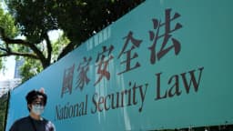 EE. UU. advierte a viajeros que policía de Hong Kong puede exigirles contraseñas de celulares y computadoras