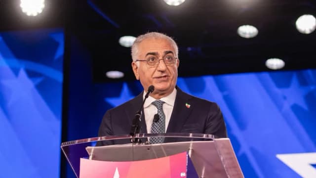 Príncipe iraní en exilio destaca la amenaza del islam radical en Europa