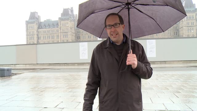 David Cooke, director nacional de campañas de Campaign Life Coalition, en la Colina del Parlamento en Ottawa el 4 de diciembre de 2020. (The Epoch Times).