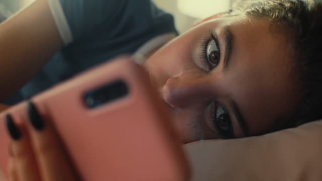 Por qué somos adictos a nuestros teléfonos y cómo liberarnos de ellos