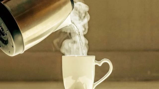 Los beneficios de beber agua caliente para su salud