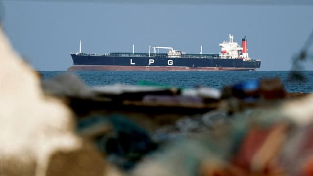 Jefe de la Marina francesa pide a China tomar medidas para reabrir el estrecho de Ormuz