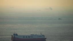 Irán rechazó oferta de China para mediar y asegurar paso de buques de carga, según fuentes internas