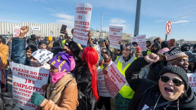 Trabajadores volverán al trabajo tras el fin de huelga en importante planta cárnica de EE. UU.