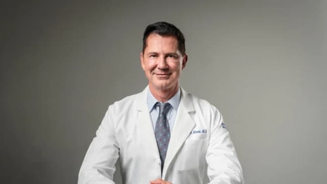 Investigador del cerebro ofrece consejos para mantener una conexión saludable entre mente y cuerpo