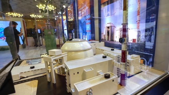 Ministro iraní pide cadenas humanas alrededor de las centrales eléctricas