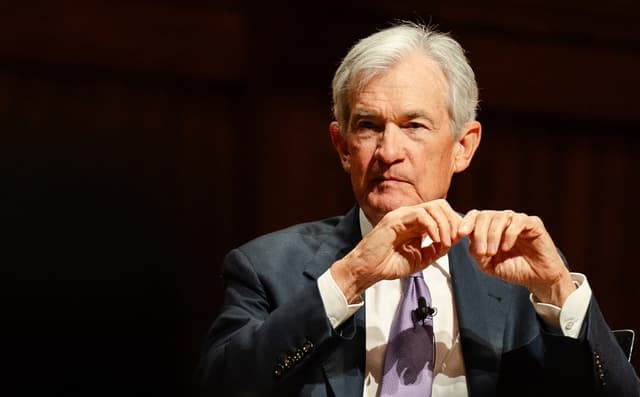 El presidente de la Reserva Federal, Jerome Powell, interviene durante una clase de "Principios de Economía" en la Universidad de Harvard el 30 de marzo de 2026 en Cambridge, Massachusetts. (Sophie Park/Getty Images)