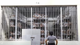 Bukele ofrece a Petro trasladar toda la población carcelaria salvadoreña a Colombia