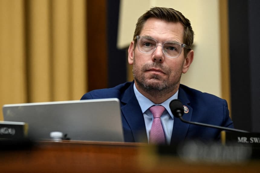 Eric Swalwell deja candidatura a gobernador de California tras acusaciones de conducta sexual inadecuada