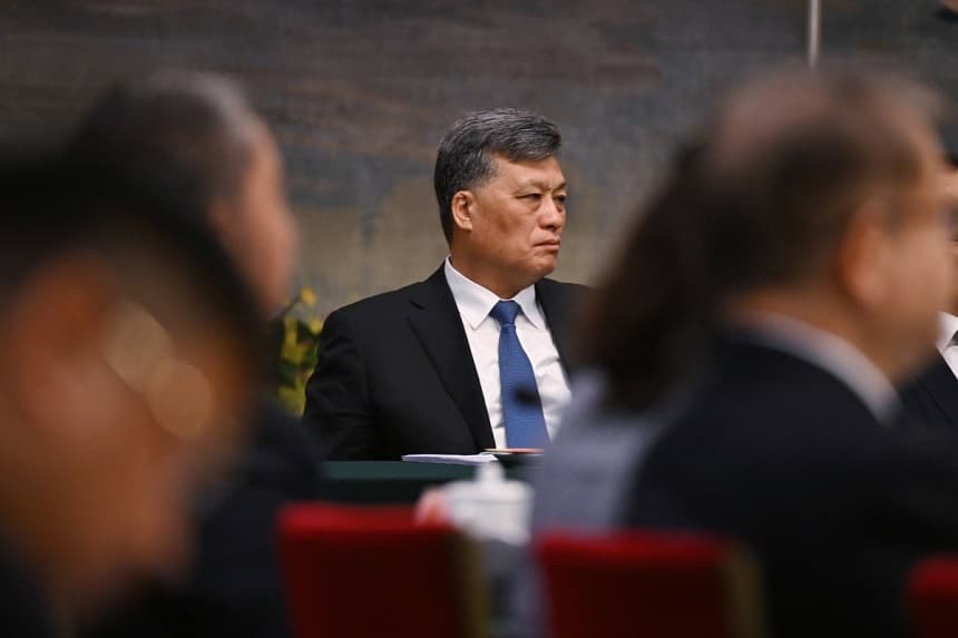 El secretario del Partido Comunista de Xinjiang, Ma Xingrui, asiste a la reunión de la delegación de Xinjiang durante la 14.ª sesión de la Asamblea Popular Nacional (APN) en Beijing, el 7 de marzo de 2024. (Greg Baker/AFP vía Getty Images)