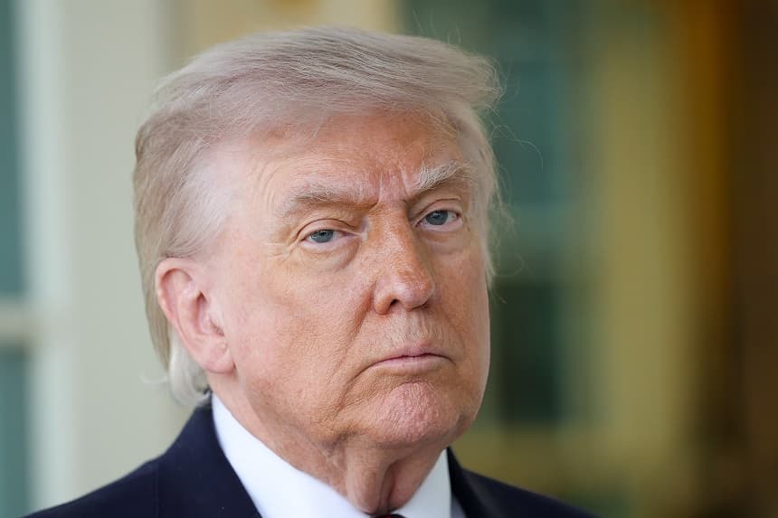 Trump dice que no habrá acuerdo con Irán a menos que Teherán renuncie a sus ambiciones nucleares