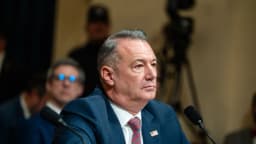 Renuncia el director interino del ICE, Todd Lyons