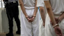 El Salvador aprueba cadena perpetua para menores de 12 años acusados de homicidio, violación o terrorismo