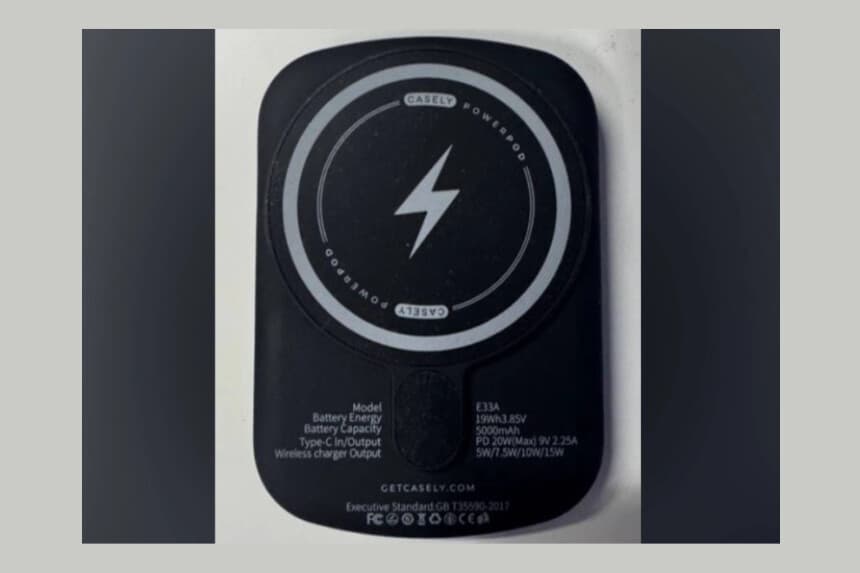 Una imagen del cargador portátil inalámbrico Casely objeto de la retirada. (CPSC).