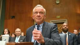 Kennedy dice que nueva directora de los CDC podrá tomar decisiones sobre las vacunas