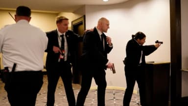 Evacúan a Trump tras disparos en cena de corresponsales de la Casa Blanca y detienen a sospechoso