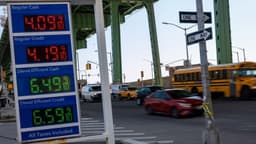 Suben precios del petróleo por estancamiento con Irán y temor a escasez