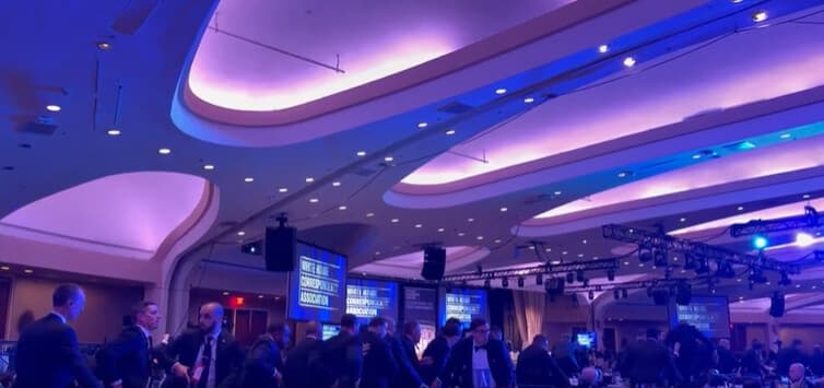 Agentes del Servicio Secreto intervienen ante un tiroteo ocurrido durante la Cena de Corresponsales de la Casa Blanca, celebrada en el hotel Washington Hilton el 25 de abril de 2026.