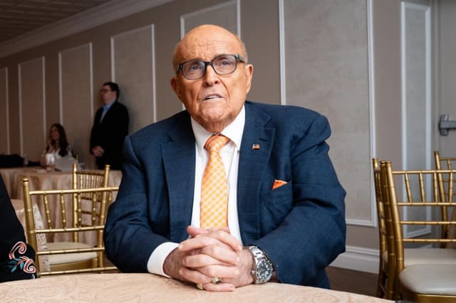 El exalcalde de Nueva York, Rudy Giuliani, en la cena del 150 aniversario de Lincoln organizada por el Queens Village Republican Club en Queens Village, Nueva York, el 2 de marzo de 2025. (Samira Bouaou/The Epoch Times)