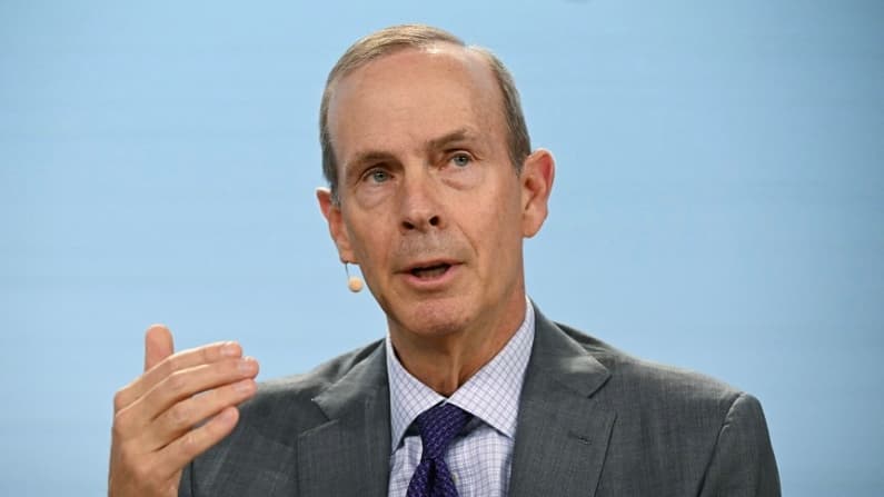 Empiezan a surgir escaseces reales de petróleo, dice director de Chevron